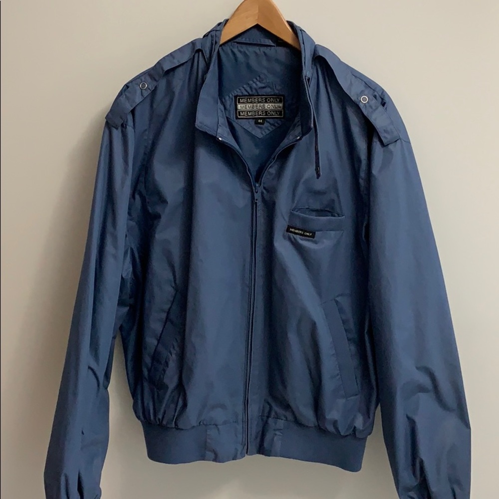 Men’s vintage MEMBERS ONLY jacket. Size 44